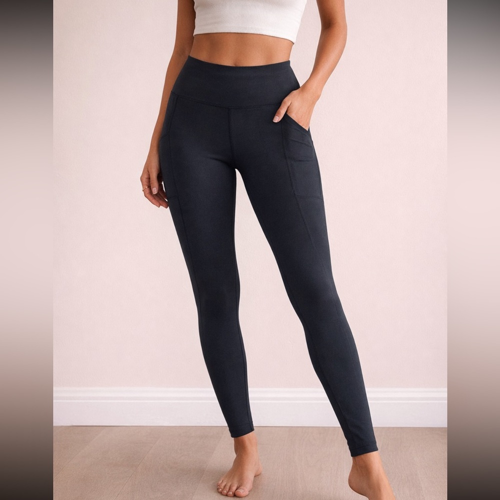 Aerie OFFLINE Black Soft Buttery Yoga Leggings w/ Pockets Size XSmall | Like New - Picture 7 of 8